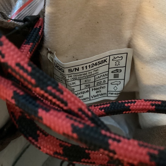 UGG® Kids' Robley Waterproof Boot (Big Kid), size 4 - Picture 3 of 13